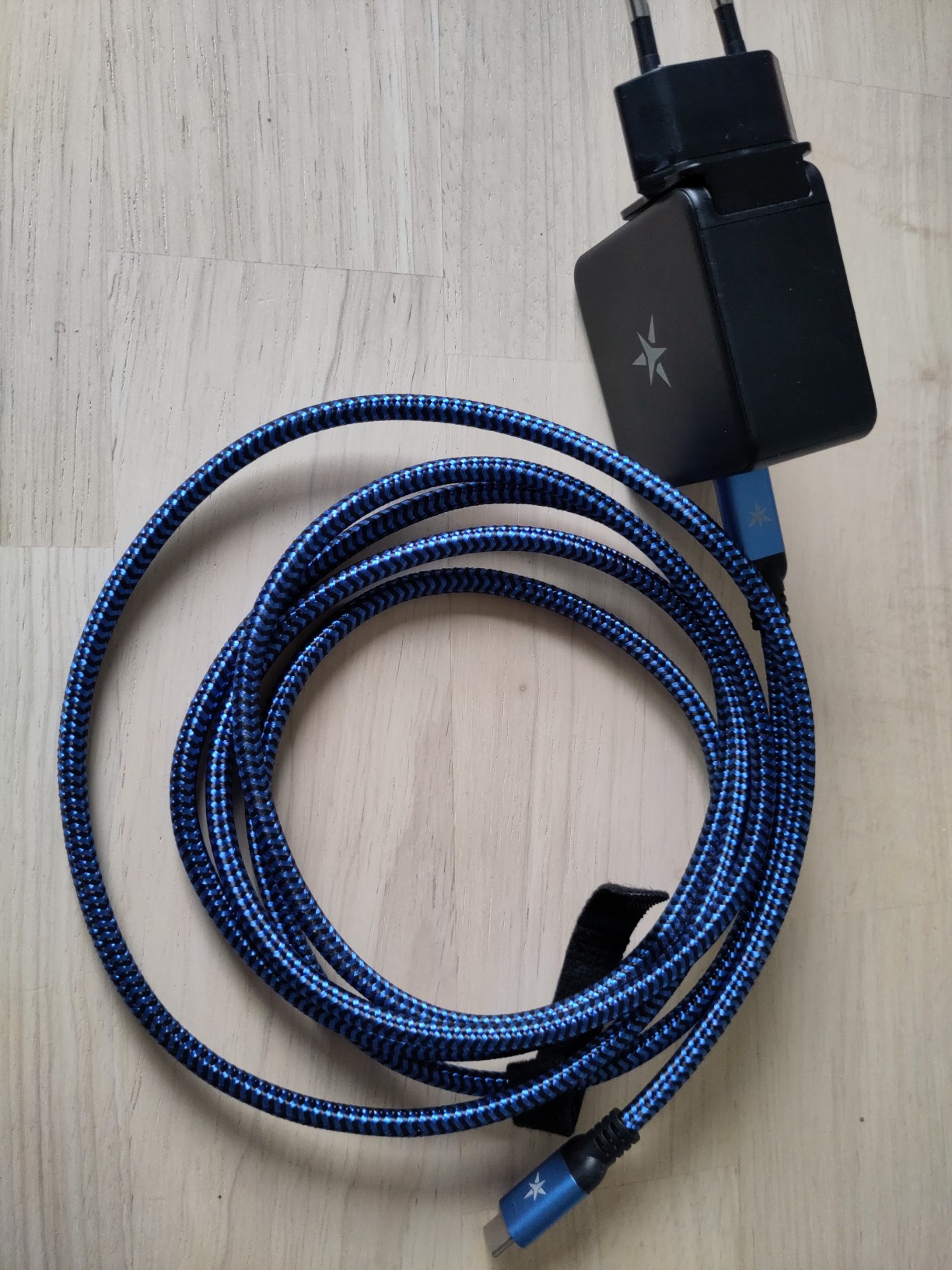 Starlite charger usb-c